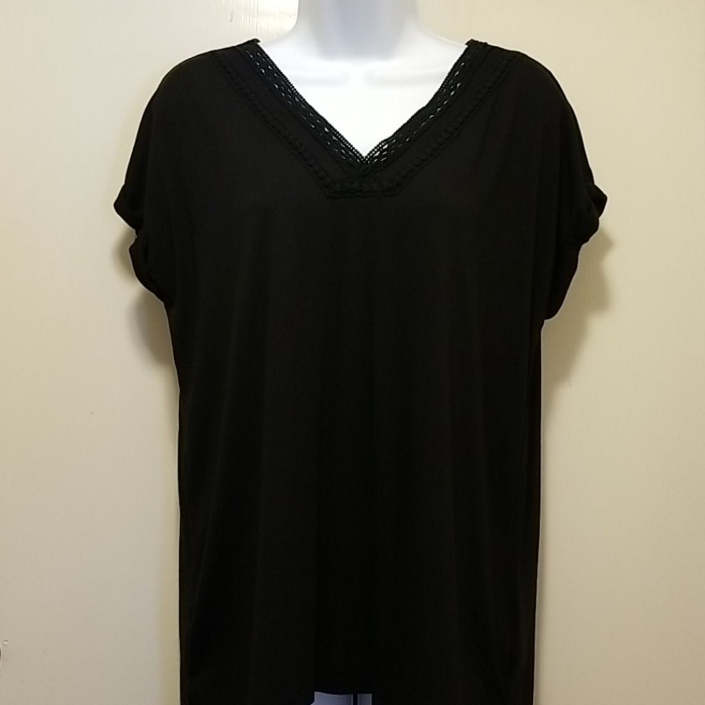 Black v-neck Top